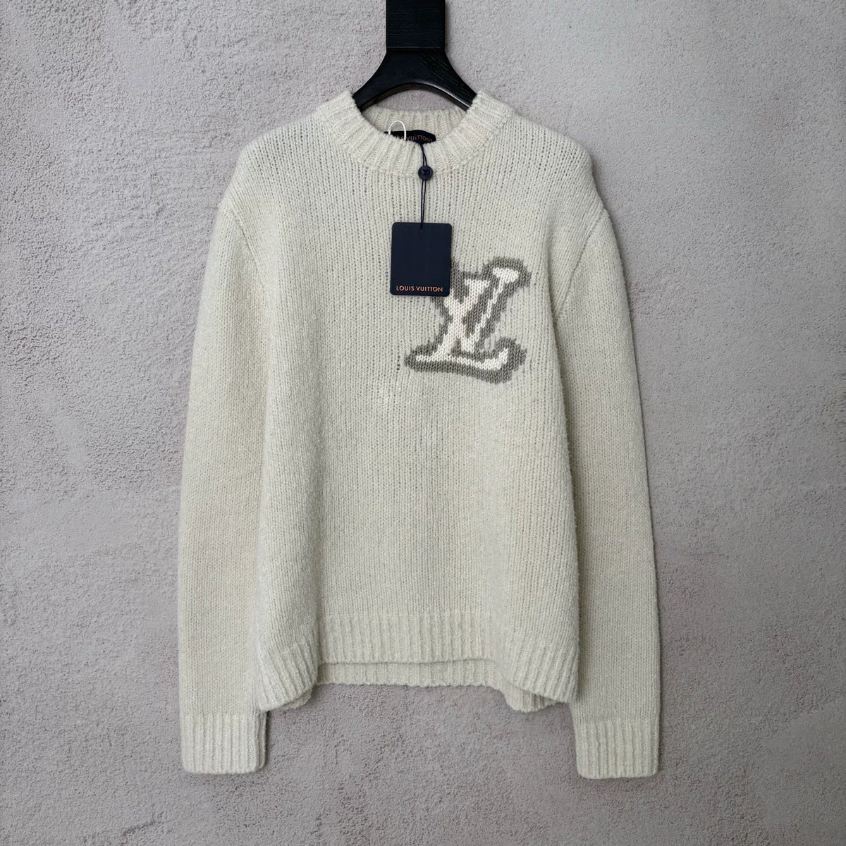 Louis Vuitton LV 2025 new model off-white embroidered teddy sweater