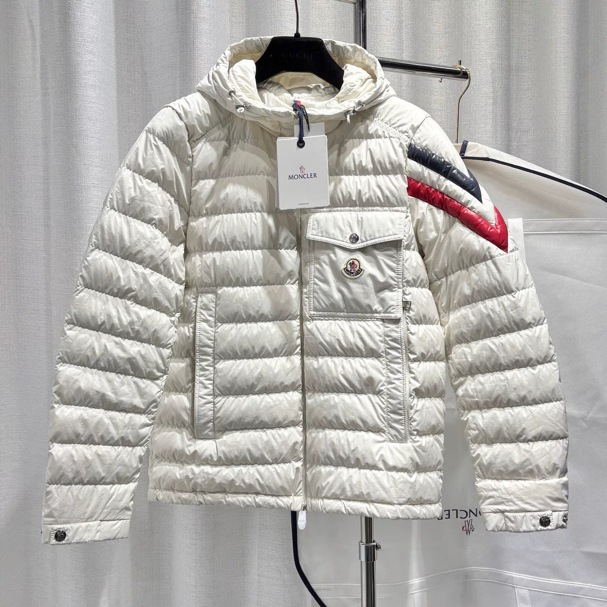 Moncler Akamante White Color-Block Drawstring Hooded Polyester Down Jacket