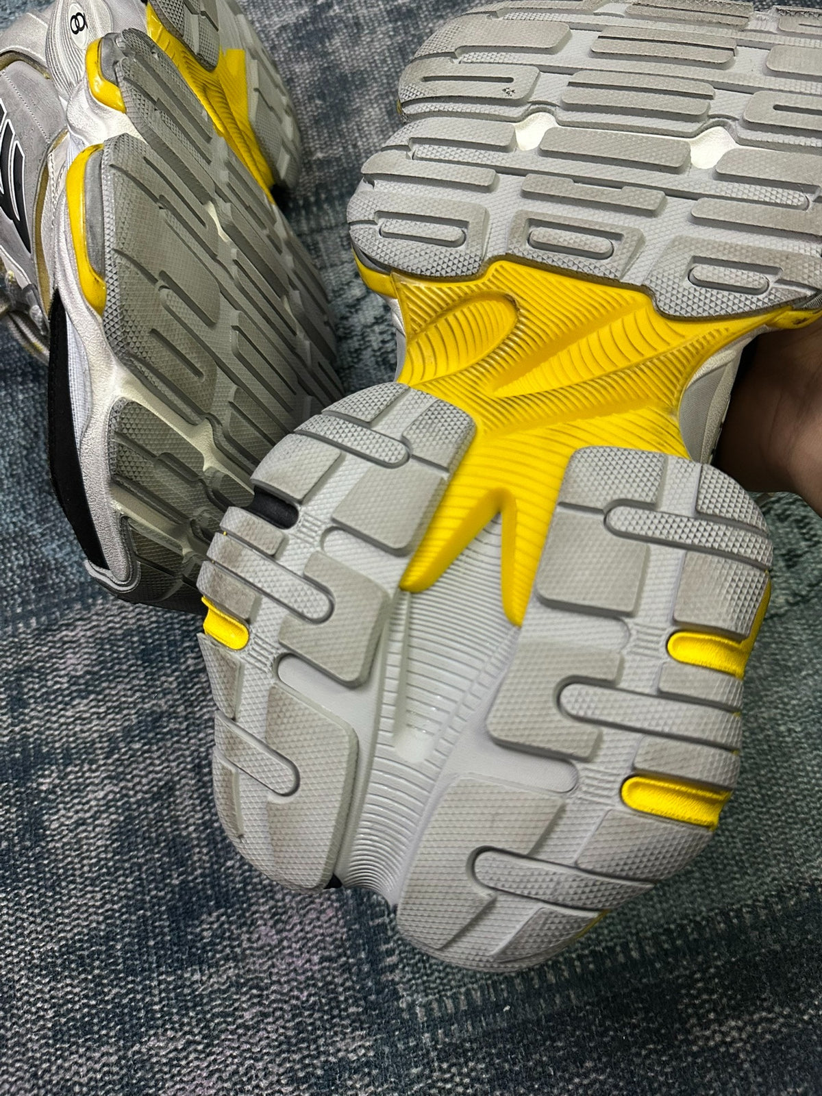 Balenciaga cargo silver-white-yellow  Runway Shoes