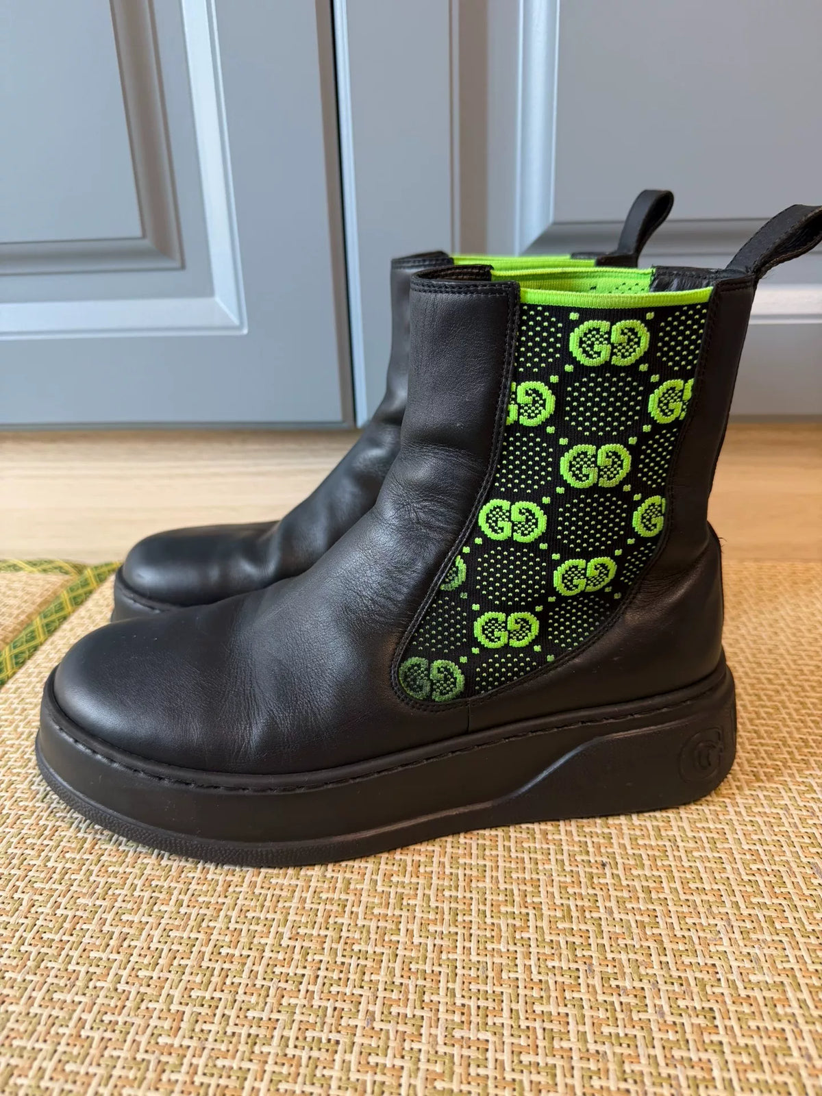 Gucci Black Green Logo Chelsea Boots