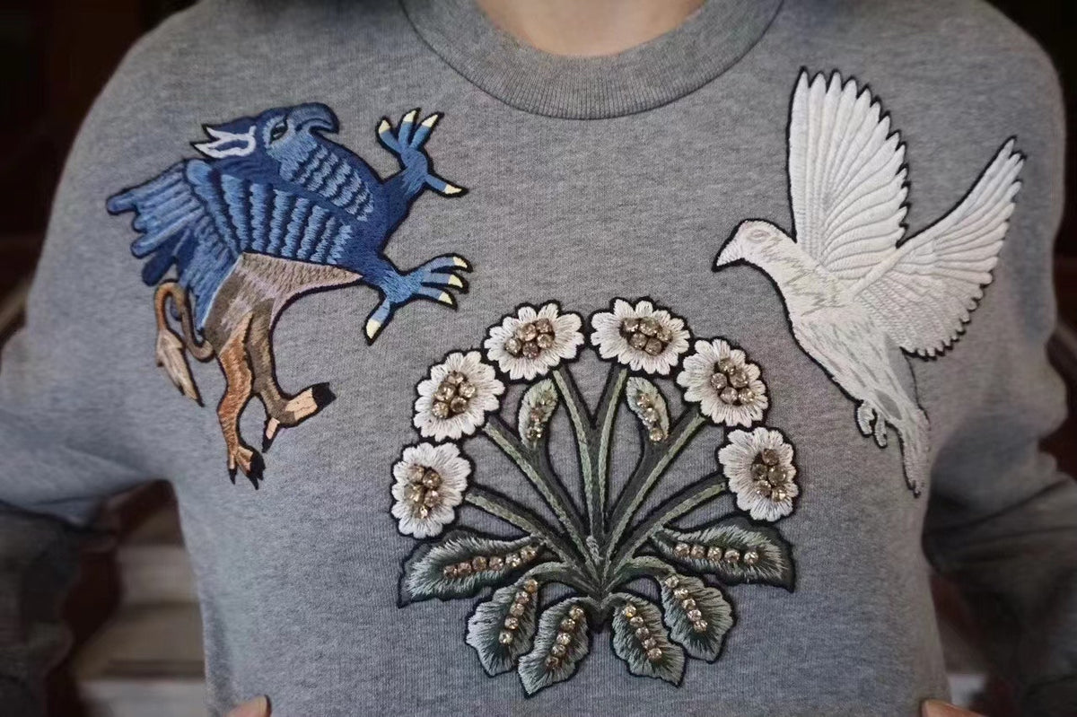 Alexander McQueen FW17 Grey Medieval Qilin Floral Bird Embroidered Silhouette Hem Sweatshirt