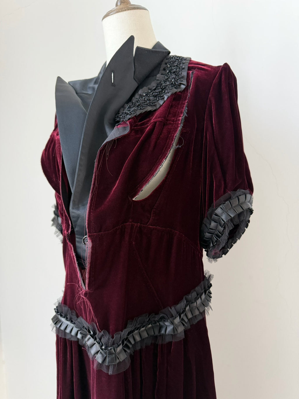 Comme Des Garcons Rei Kawakubo 2006 mainline Mask season velvet dress
