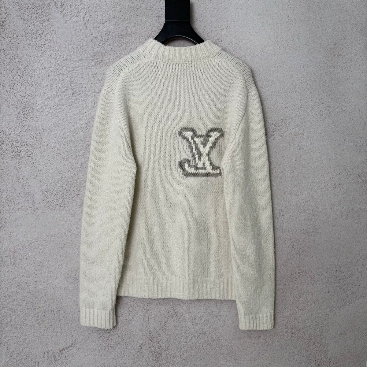 Louis Vuitton LV 2025 new model off-white embroidered teddy sweater