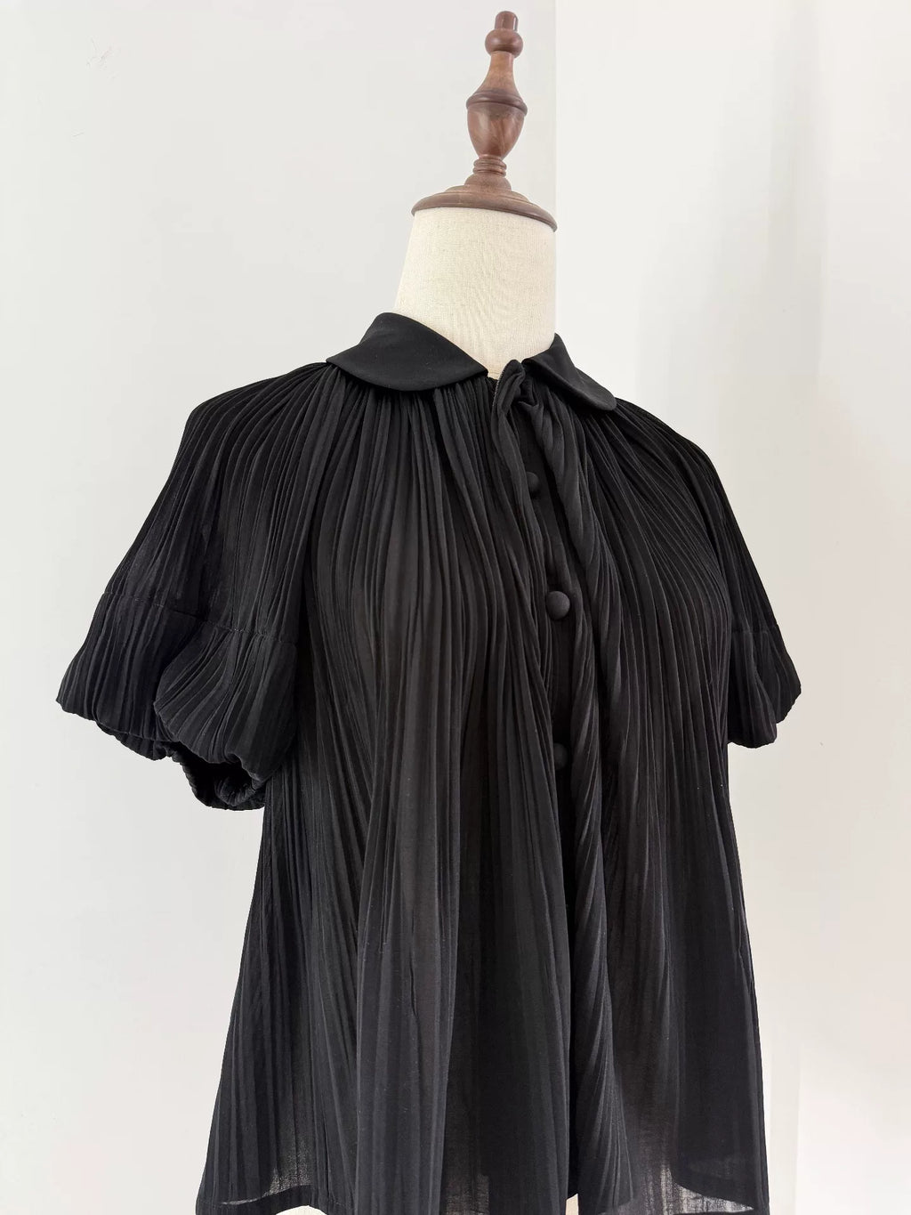 Comme Des Garcons Pleated Round Collar Shirt - Devines