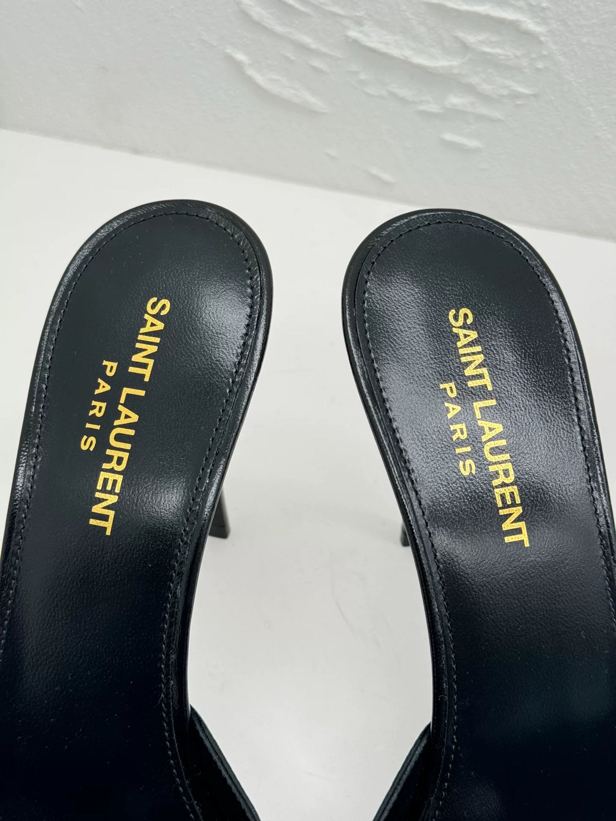 Saint Laurent 2026 Black Gold Logo Pointed-Toe Heels