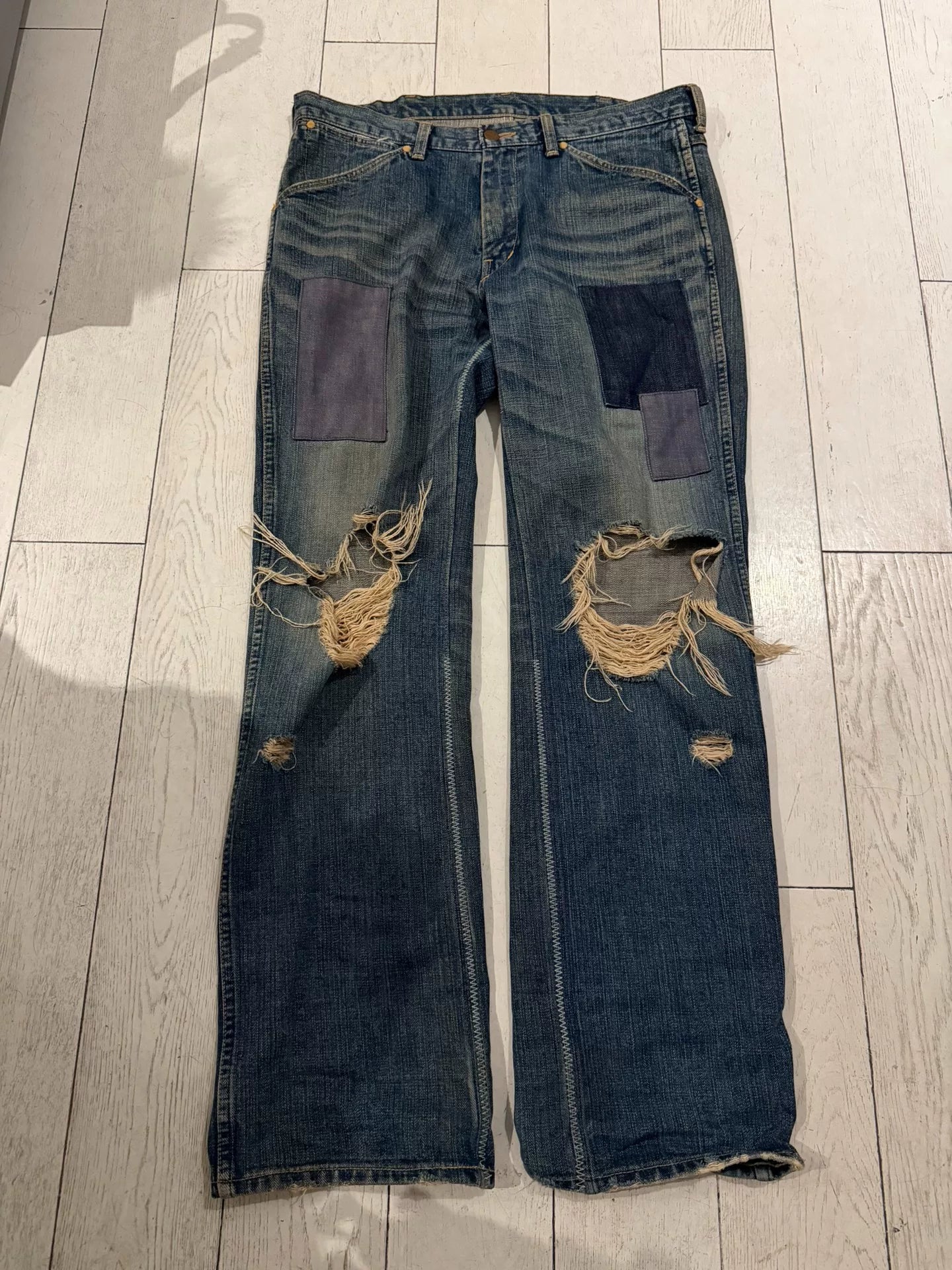 Number (n)ine AW03 Distressed Jeans