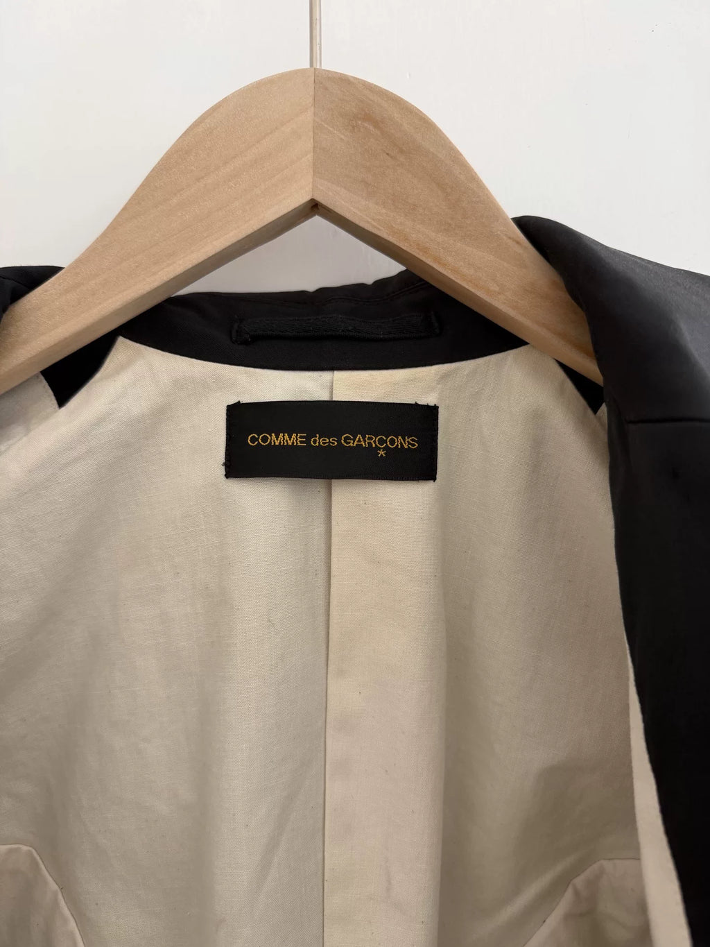 Comme Des Garcons Bent Sleeve Suit Jacket - Devines