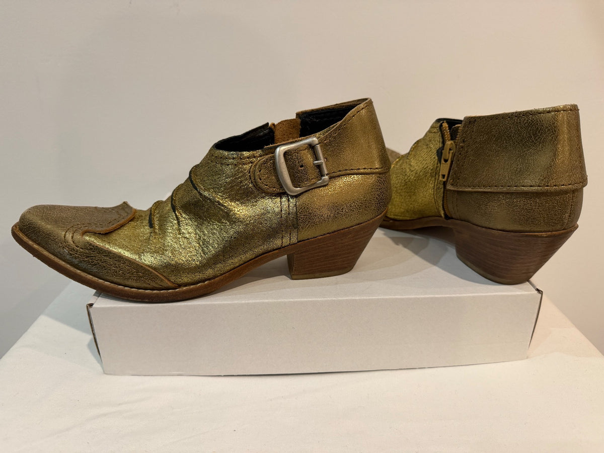 JUNYA WATANABE Pre-owned Leather Ankle Boots In Gold
