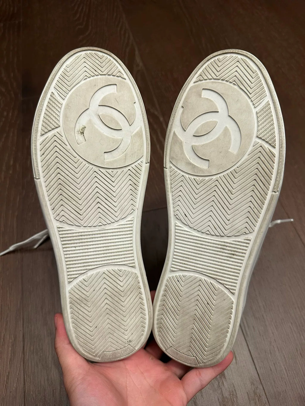 Chanel mid-top Sneakers