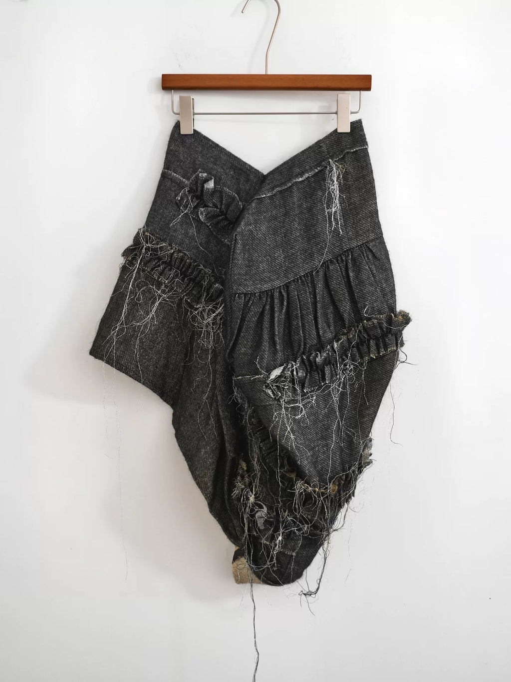 Comme Des Garcons 08AW Irregular Gold Thread Skirt - Devines