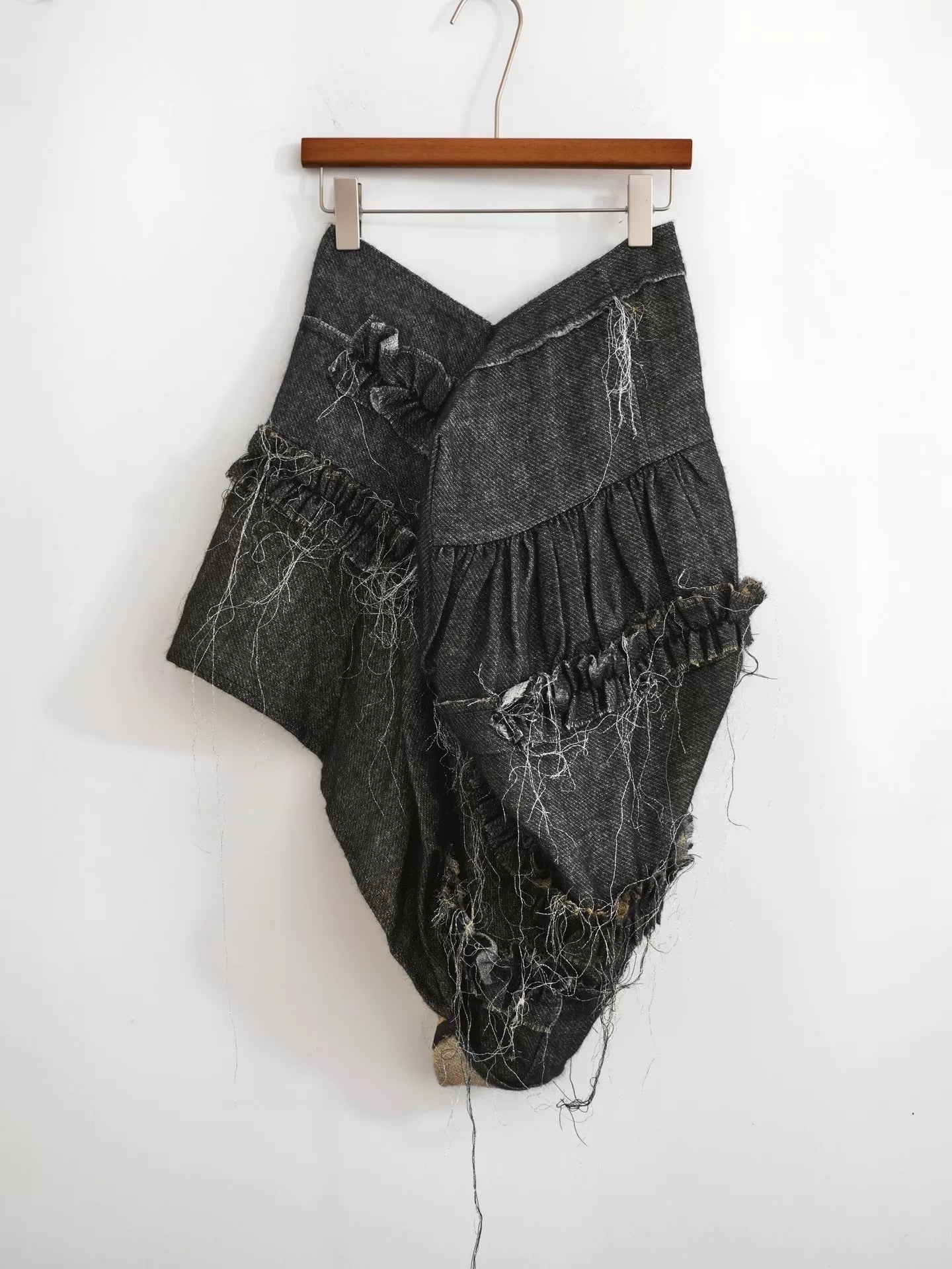 Comme Des Garcons 08AW Irregular Gold Thread Skirt - Devines
