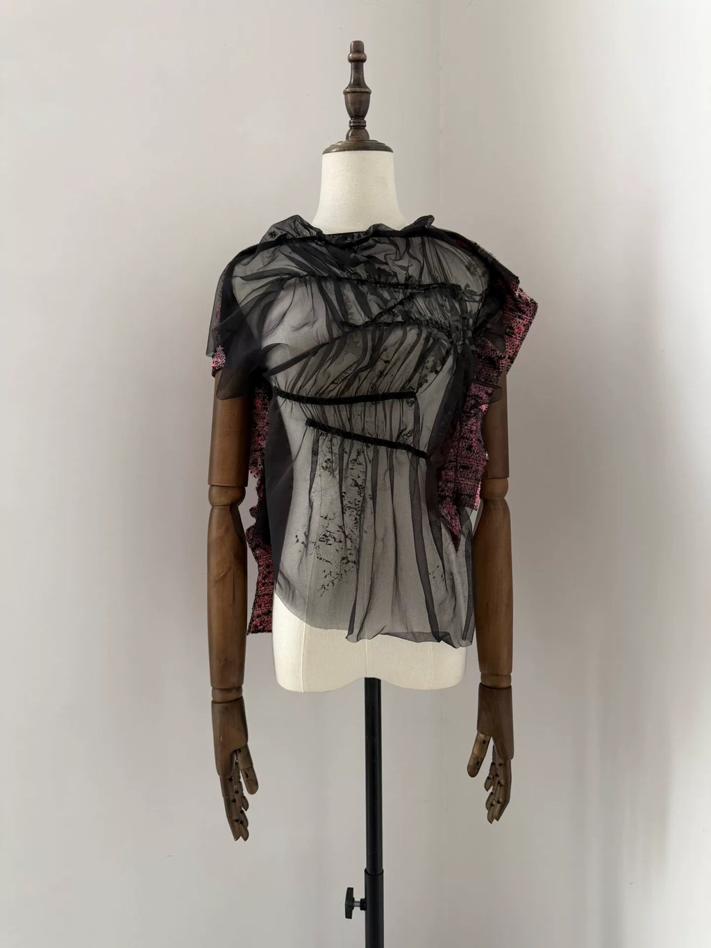 Comme Des Garcons Rei Kawakubo 2013 Tricot line asymmetric yarn-spliced top
