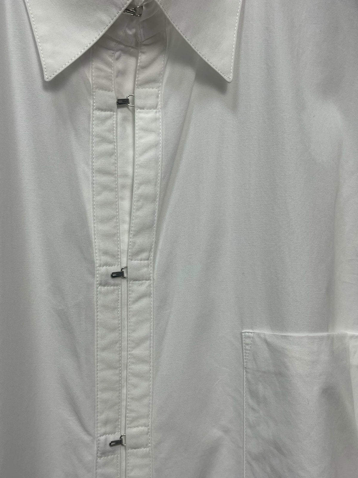 Jean Paul GAULTIER U-shaped button white shirt
