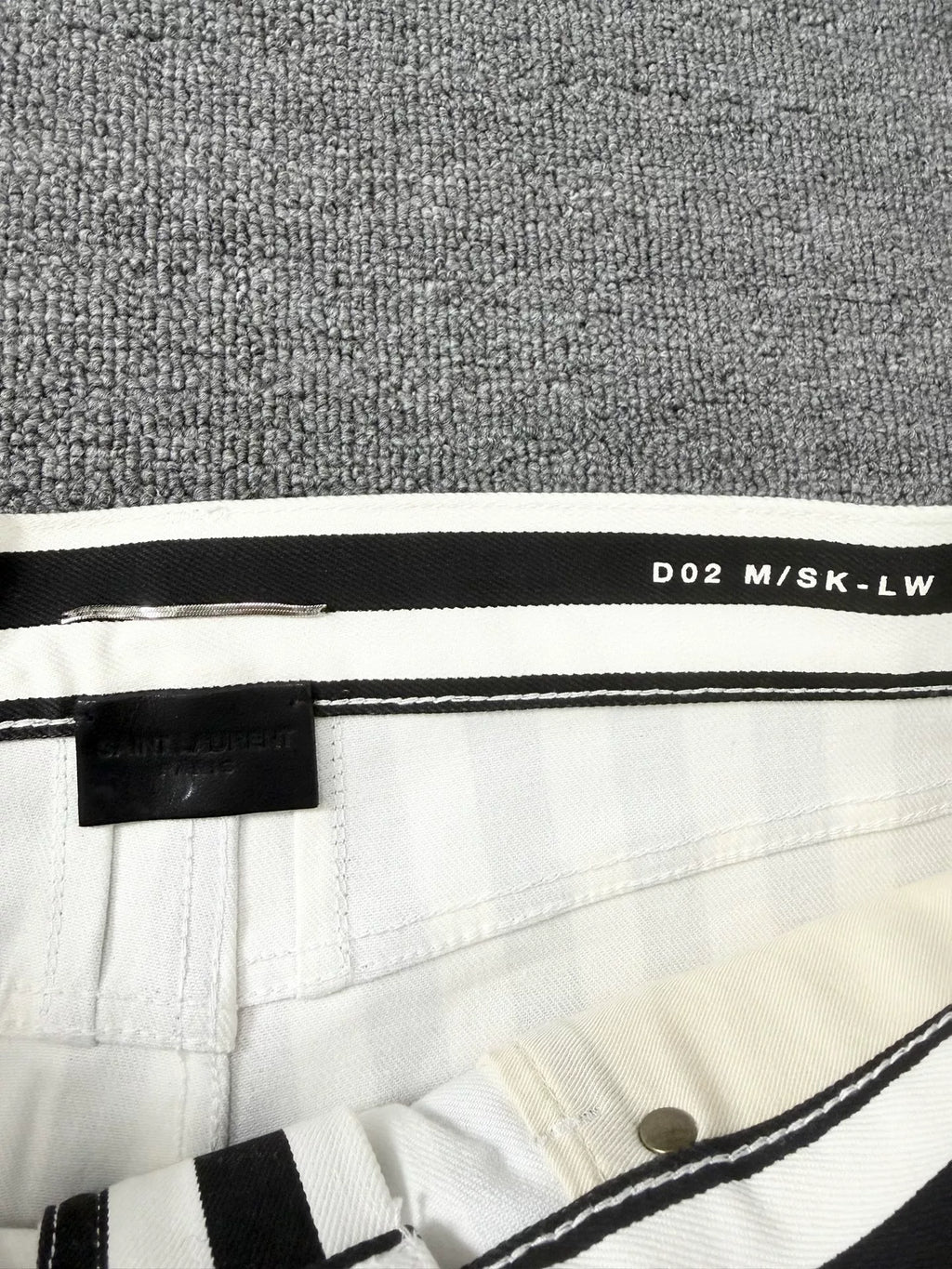 Saint Laurent Slp14ssd02 Black White Striped Jeans