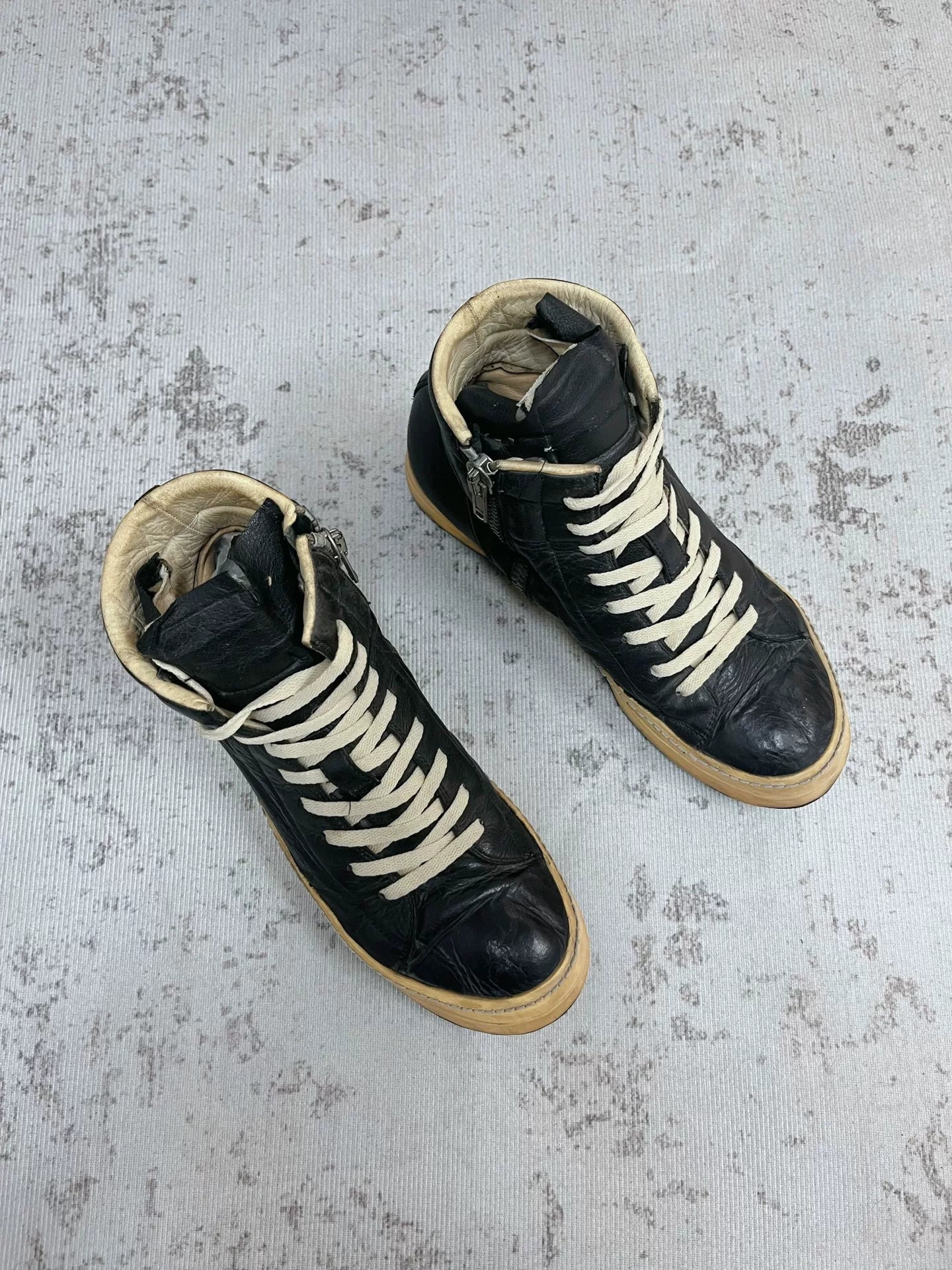 RICK OWENS GEOBASKET SNEAKER Black & White