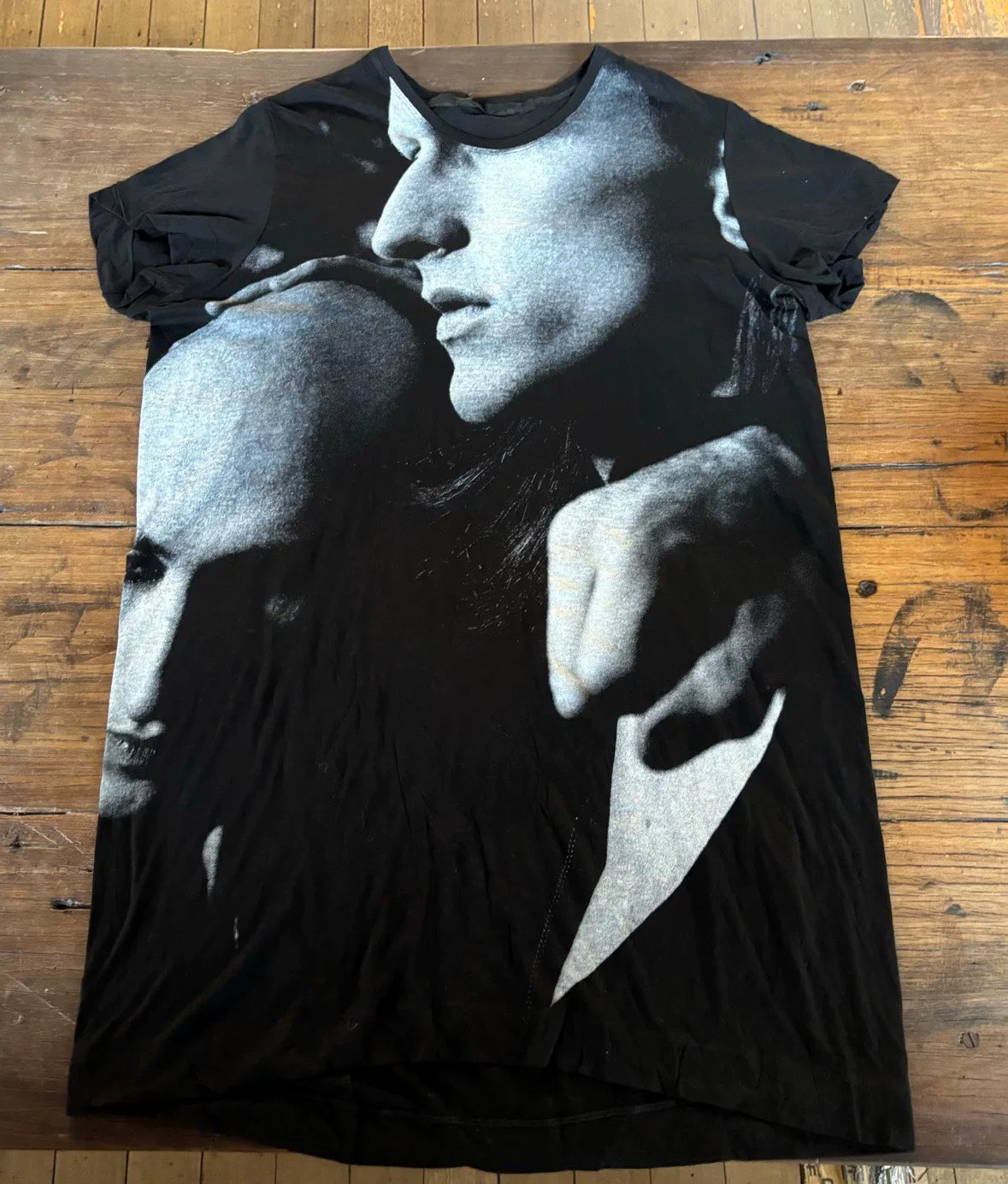 Julius SS16 Black Male Model Print Silk Cotton Short Sleeve Top