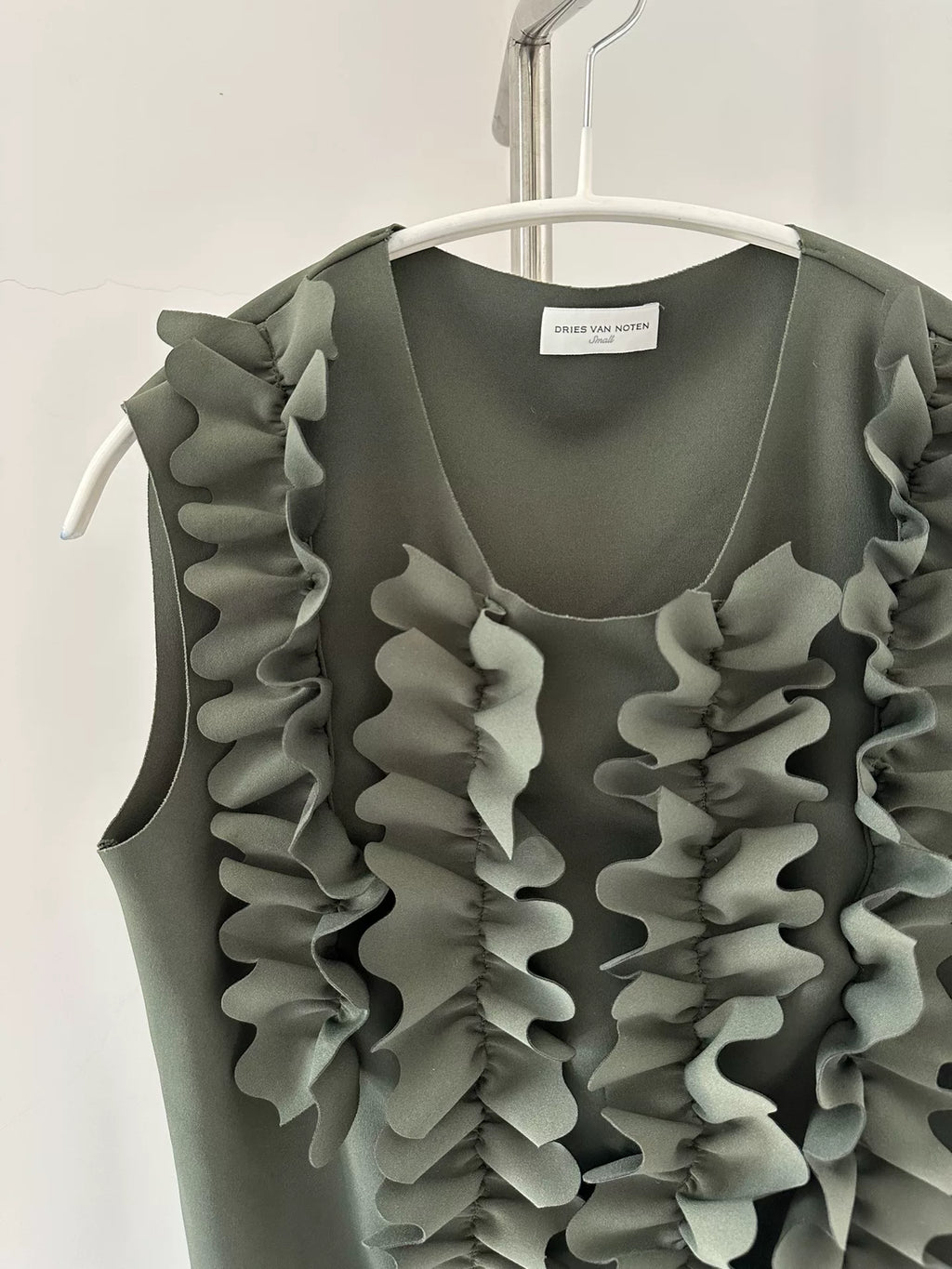 Dries van Noten 24SS three-dimensional pleated floral sleeveless vest