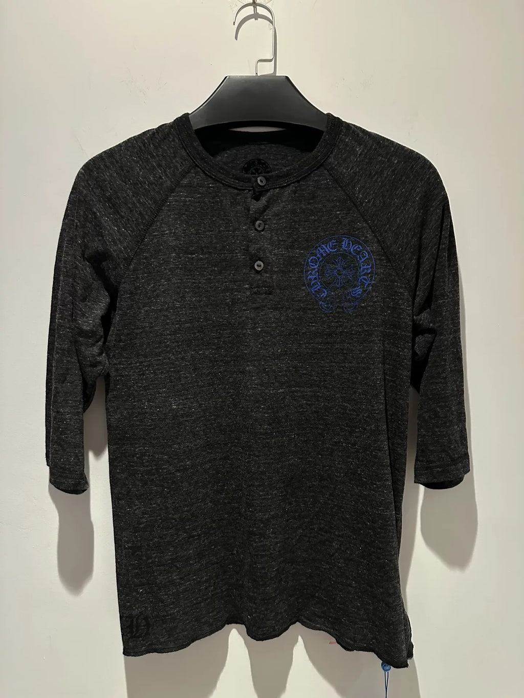 Chrome Hearts dark gray blue horseshoe cross flower henley neck three-quarter sleeve top