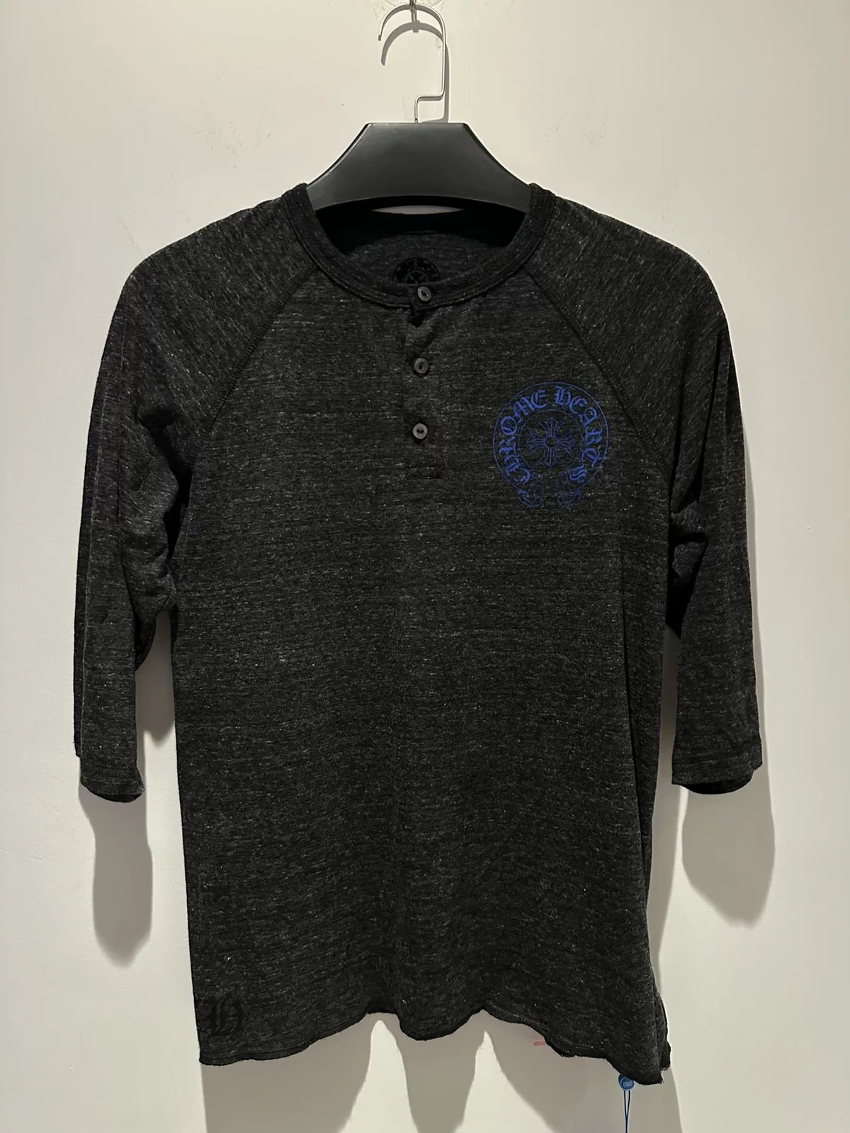 Chrome Hearts dark gray blue horseshoe cross flower henley neck three-quarter sleeve top