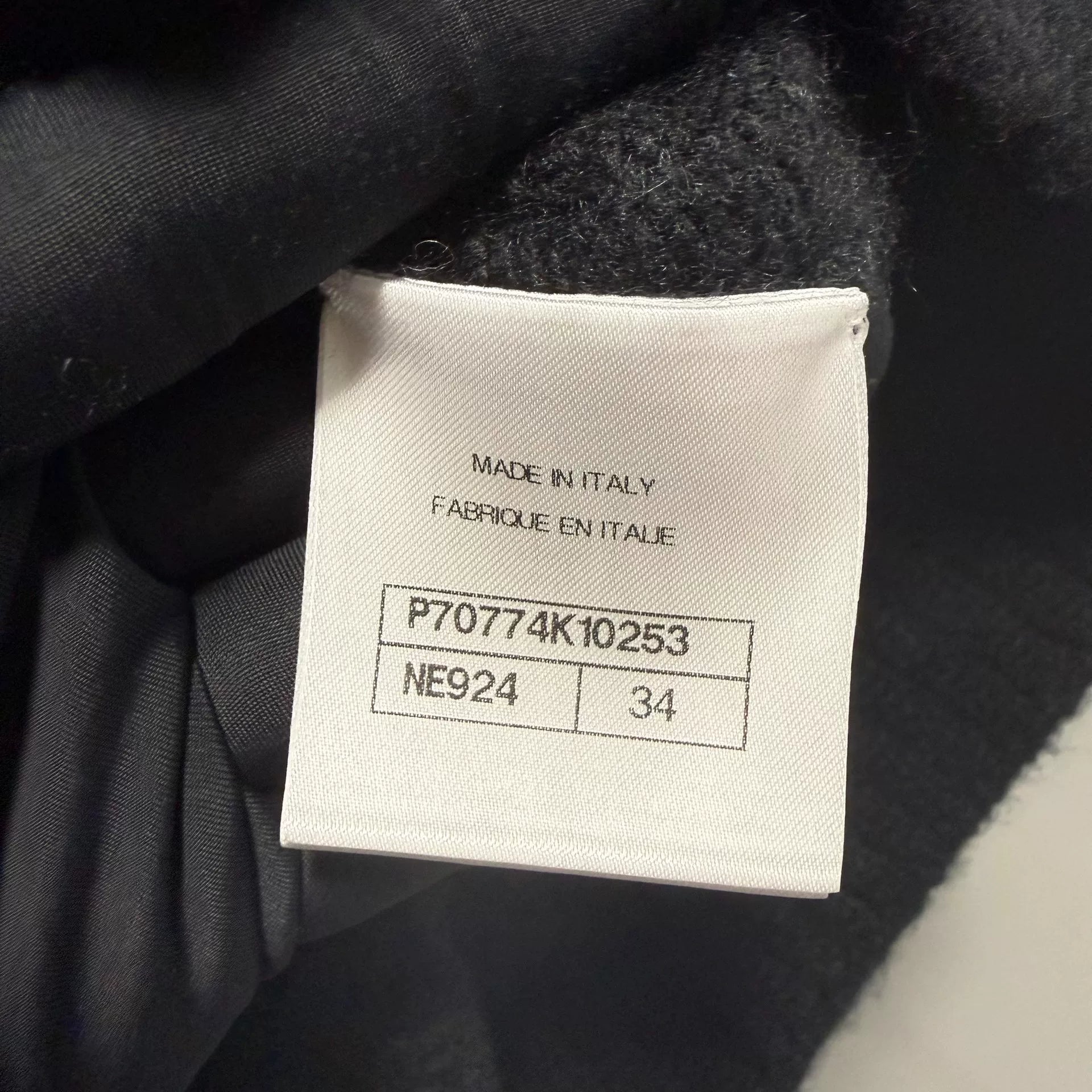 Chanel 21n Coco Neige Black White Color-Blocked Sweater