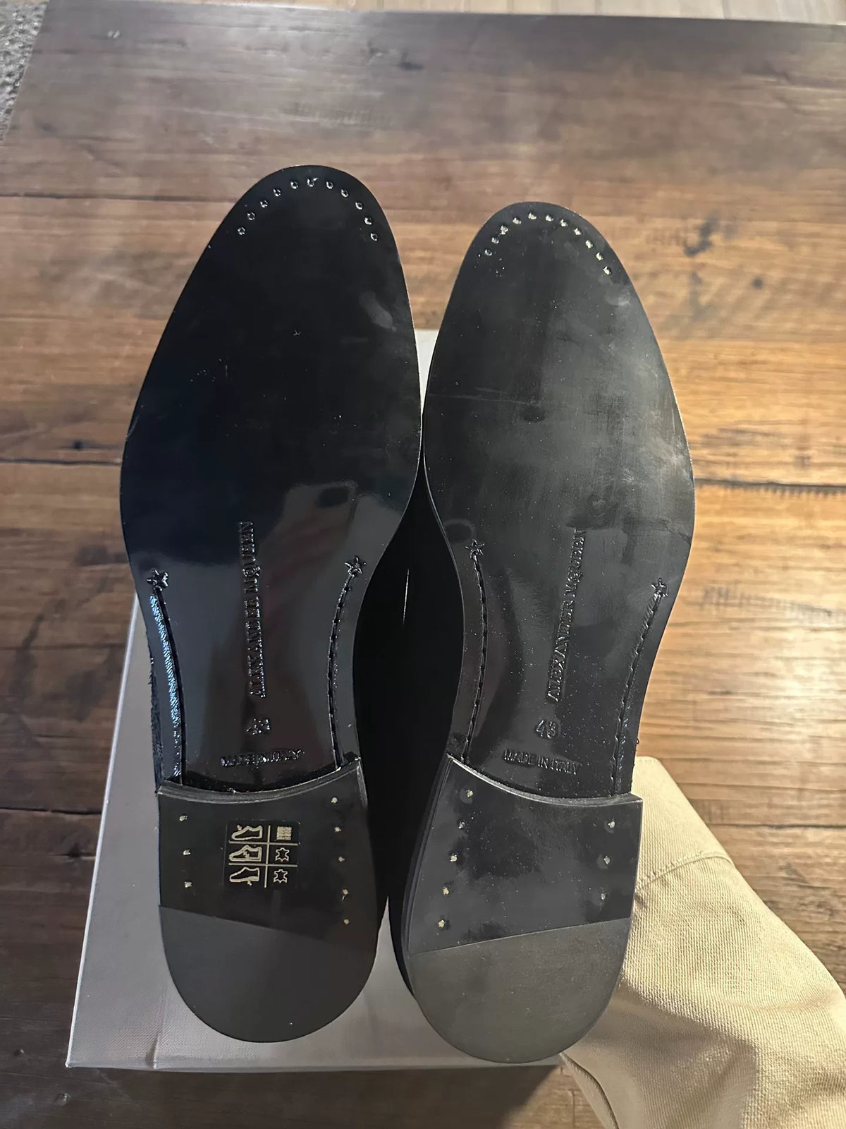 Alexander McQueen FW17 Black Sequin Peacock Embroidered Velvet Loafers