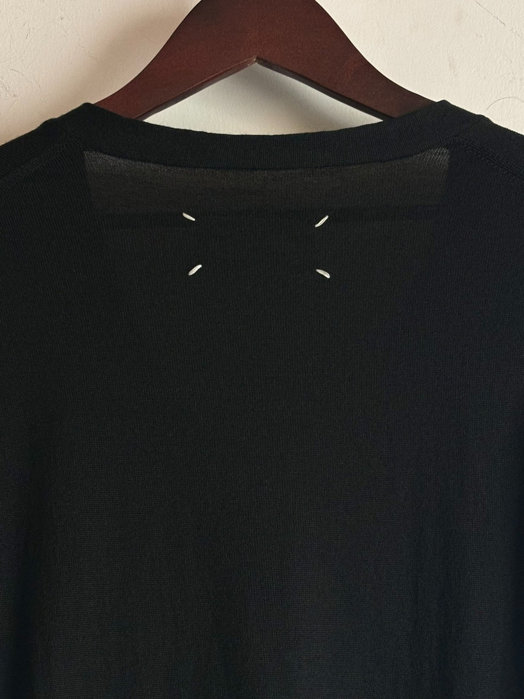 Maison Martin Margiela｜AW2005 Long-sleeved V-neck Knitwear