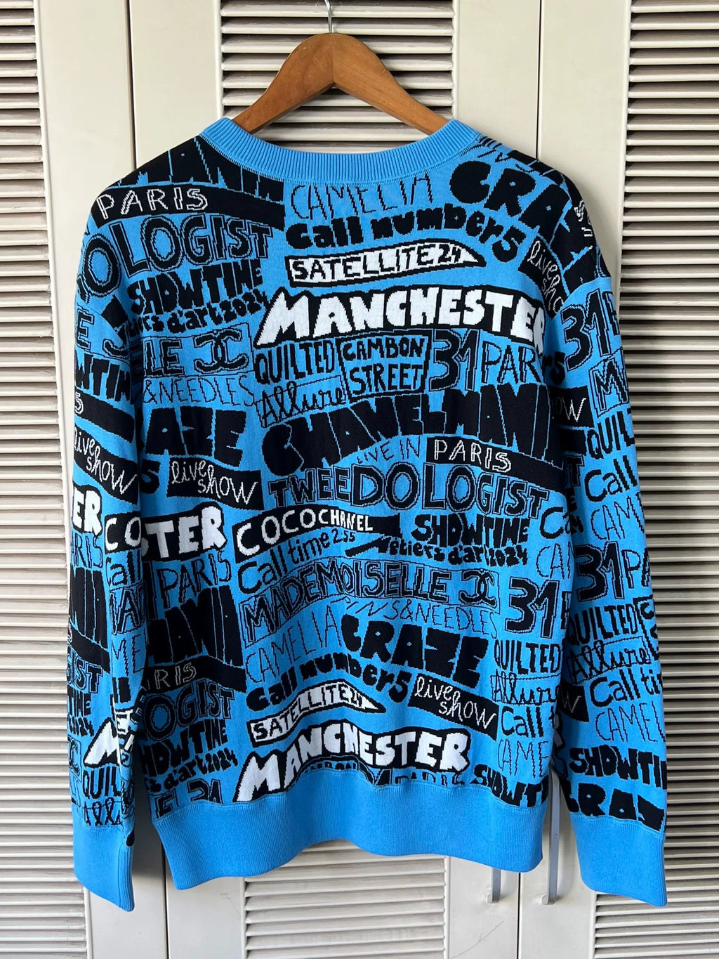 Chanel 24A Métiers d'Art Blue Letter Graffiti Knit Sweatshirt