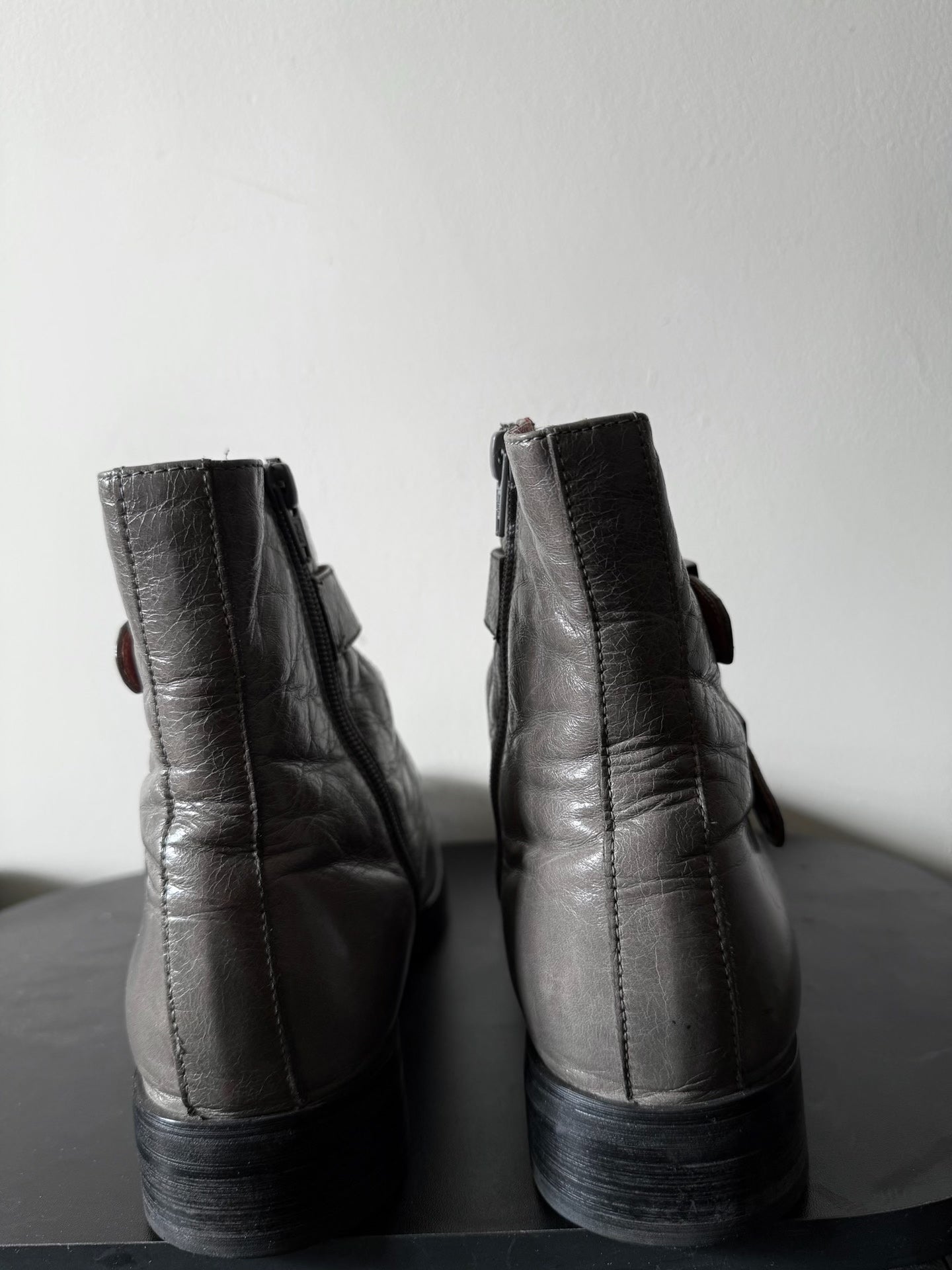 Gucci 00s Gray Lace-Up Boots