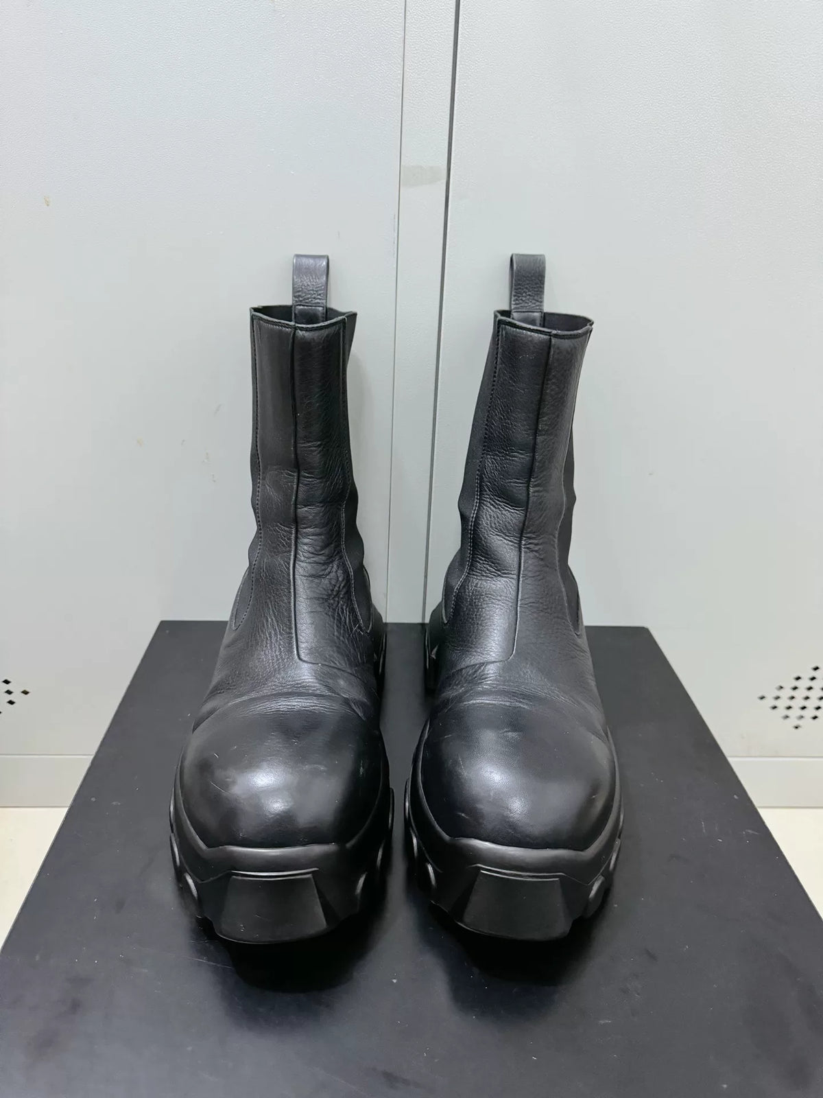 Rick Owens Beatle Mega Tractor Octopus Sole Chelsea Boots