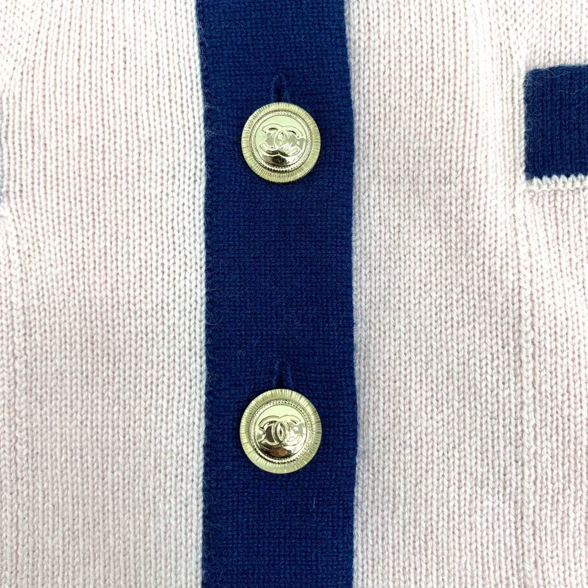Chanel Light Pink Goat Cashmere V-Neck Single-Breasted Knit Cardigan Jacket