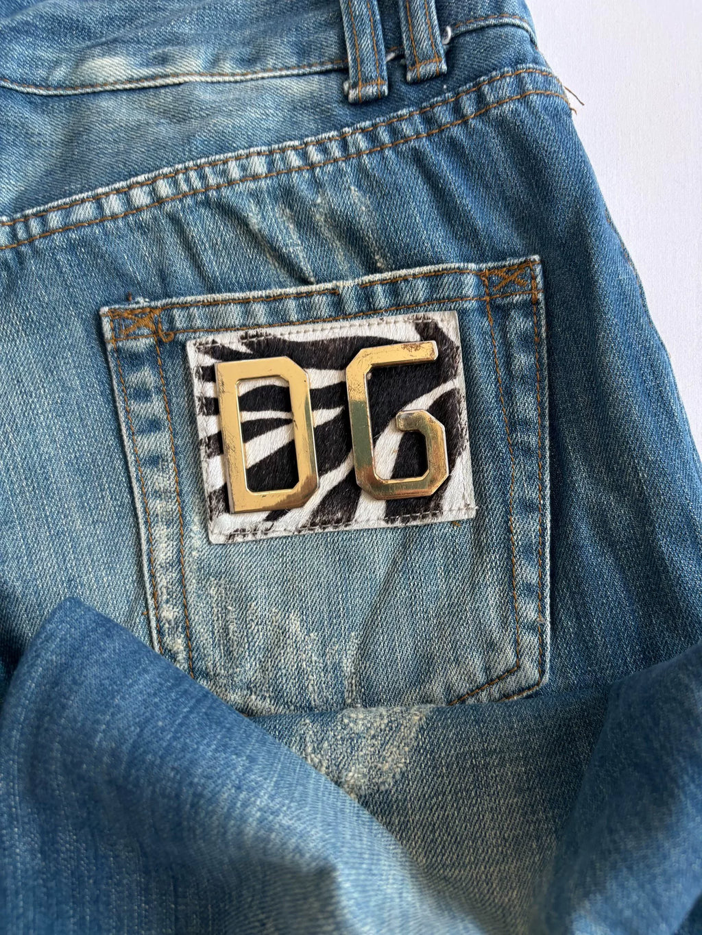 DG patch jeans Dolce&Gabbana vintage pre-owned distressed washed-out ripped patch jeans