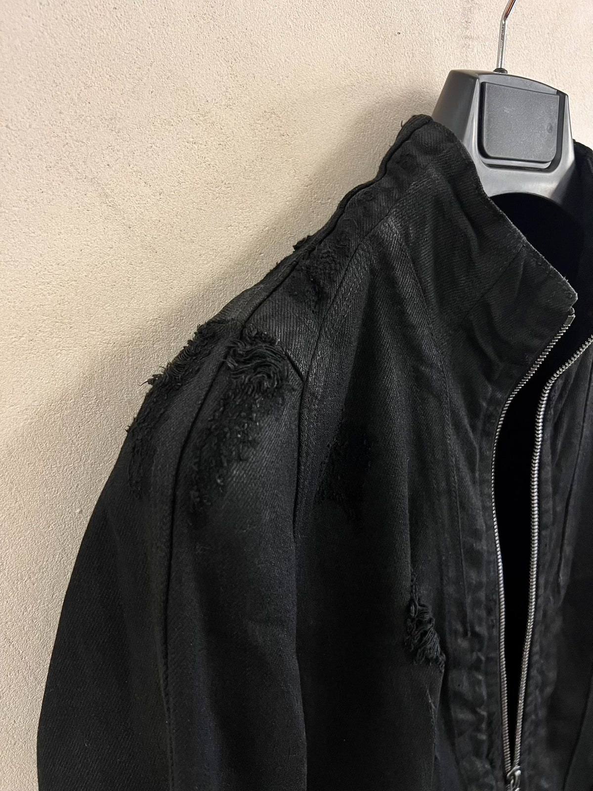 Julius_7 Brushed Wax-Coated Distressed Denim Jacket