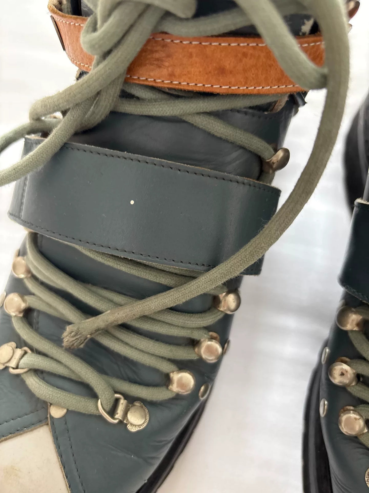 Undercover 10SS Vintage Less But Better Lace-Up Boots