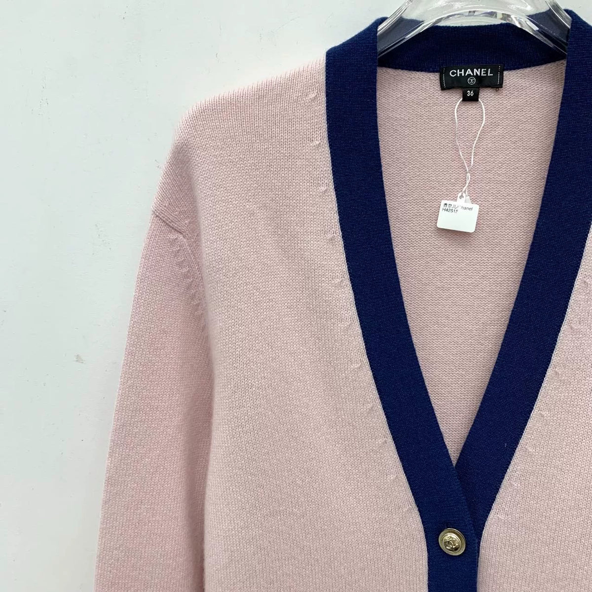 Chanel Light Pink Goat Cashmere V-Neck Single-Breasted Knit Cardigan Jacket