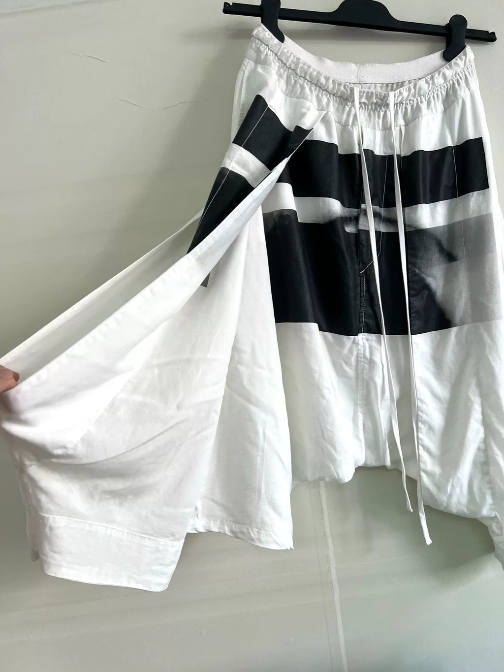 Julius_7 Double-Layer Structure Inkjet Printed Cropped Pants
