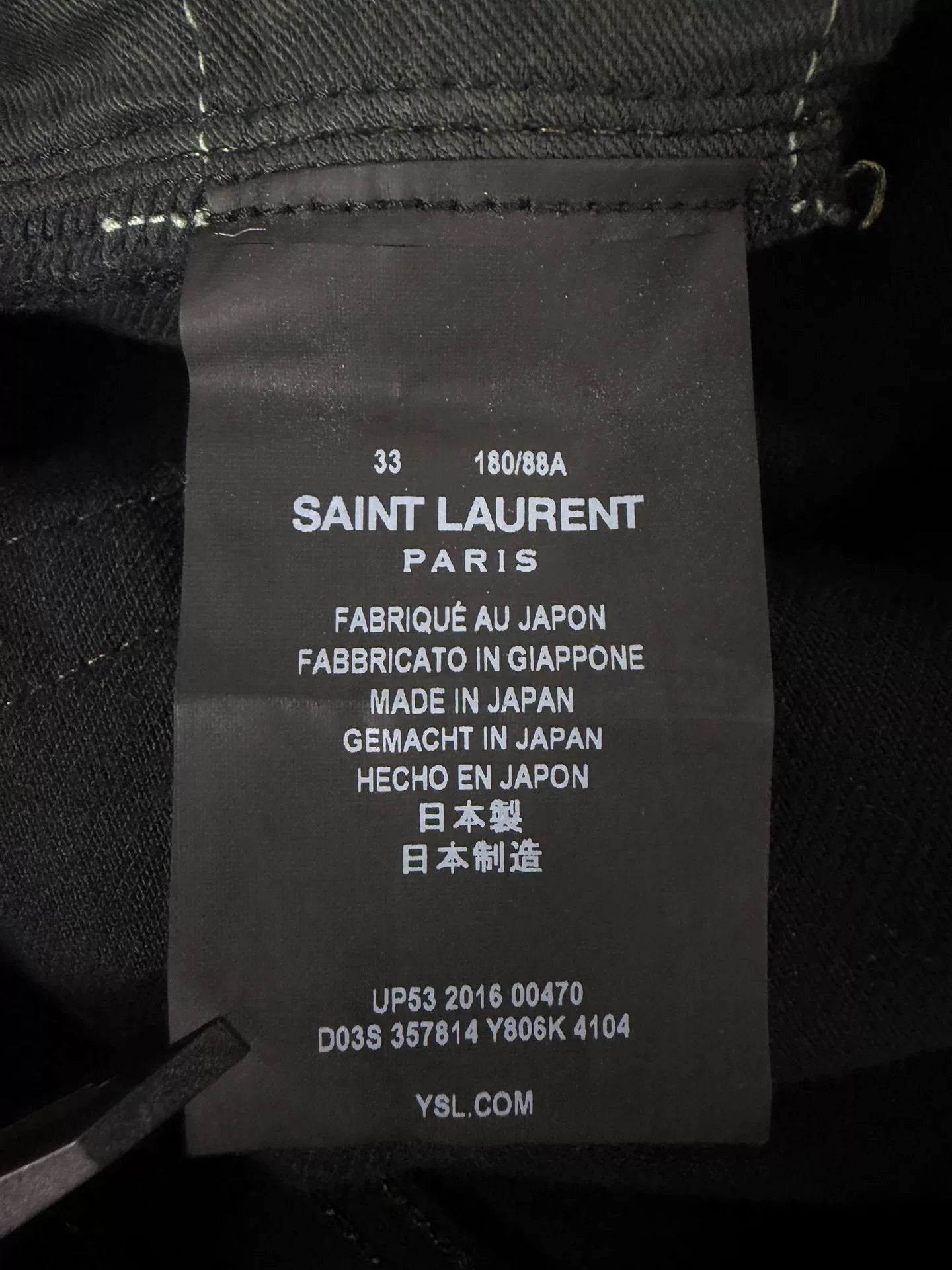 Saint Laurent Slp16fwd02 Black Distressed Jeans