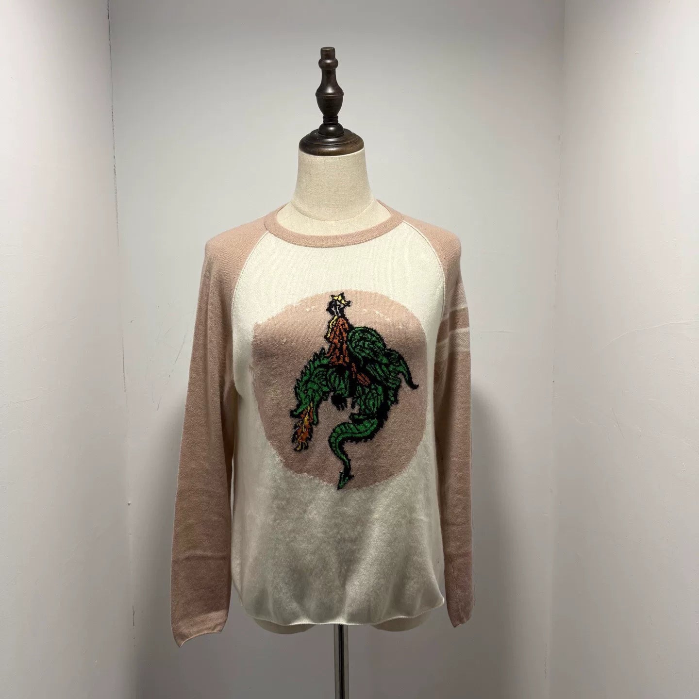 Dior Color-Blocked Dragon Embroidered Cashmere Sweater