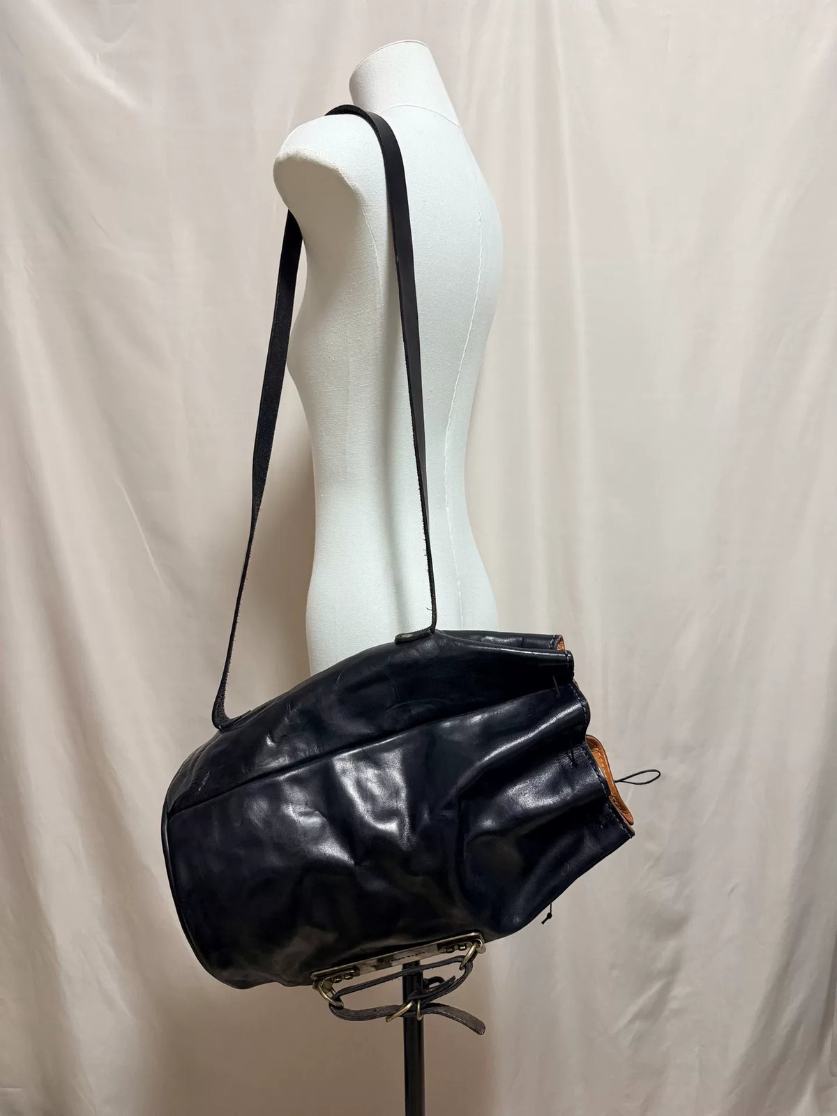 munoz vrandecic Spanish handmade brand leather bag