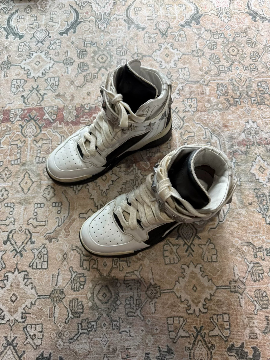 Givenchy Tyson Star High-Top Sneakers
