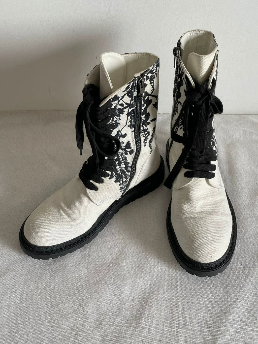 Ann Demeulemeester 14SS runway floral boots
