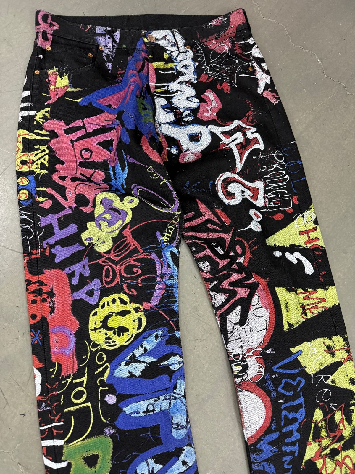 VETEMENTS Rare Graffiti Jeans
