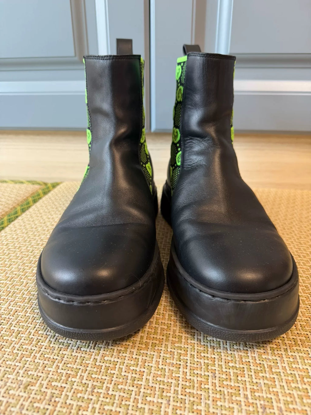 Gucci Black Green Logo Chelsea Boots