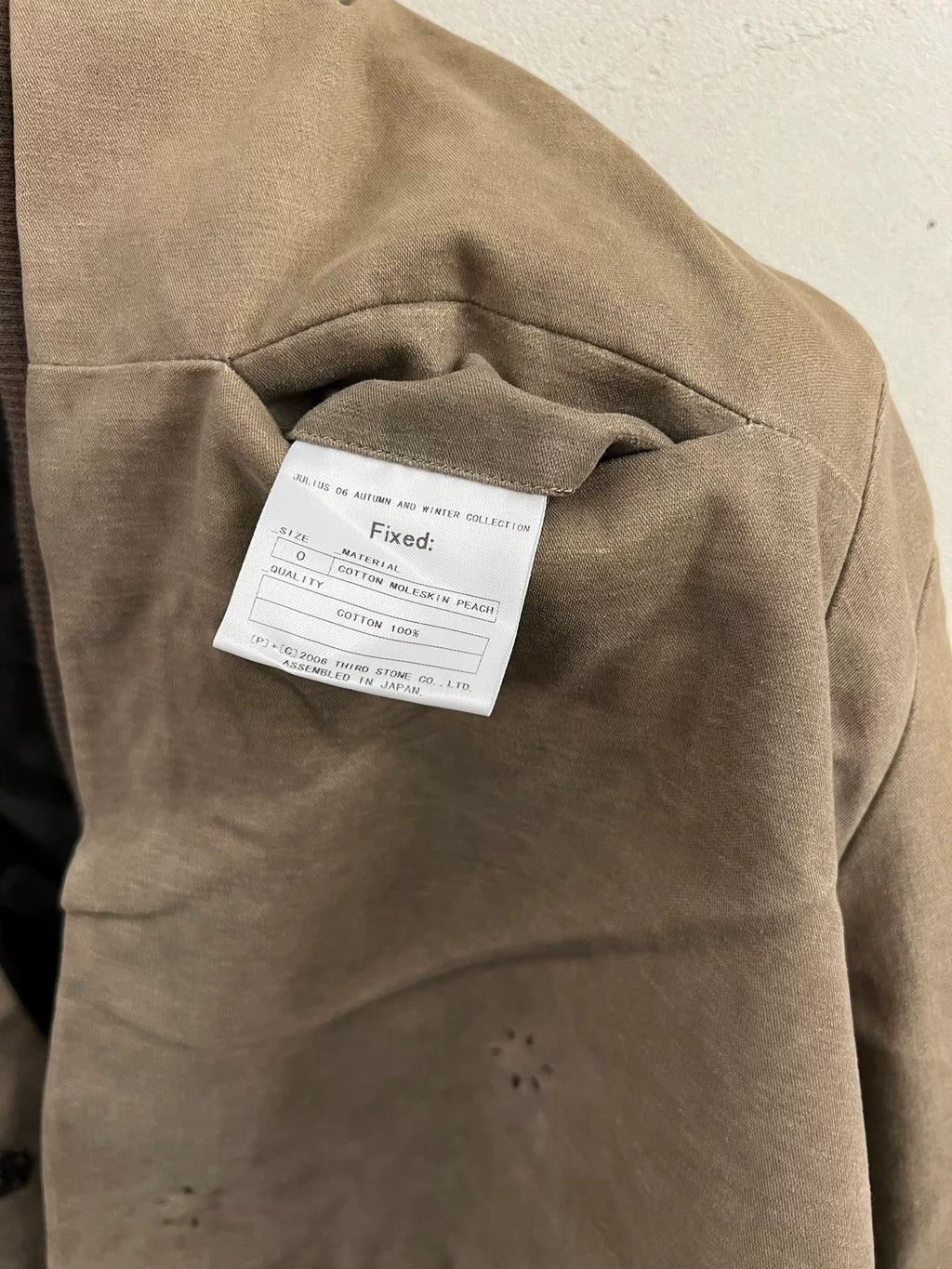 Julius_7 Short Cropped Asymmetric Cape Jacket