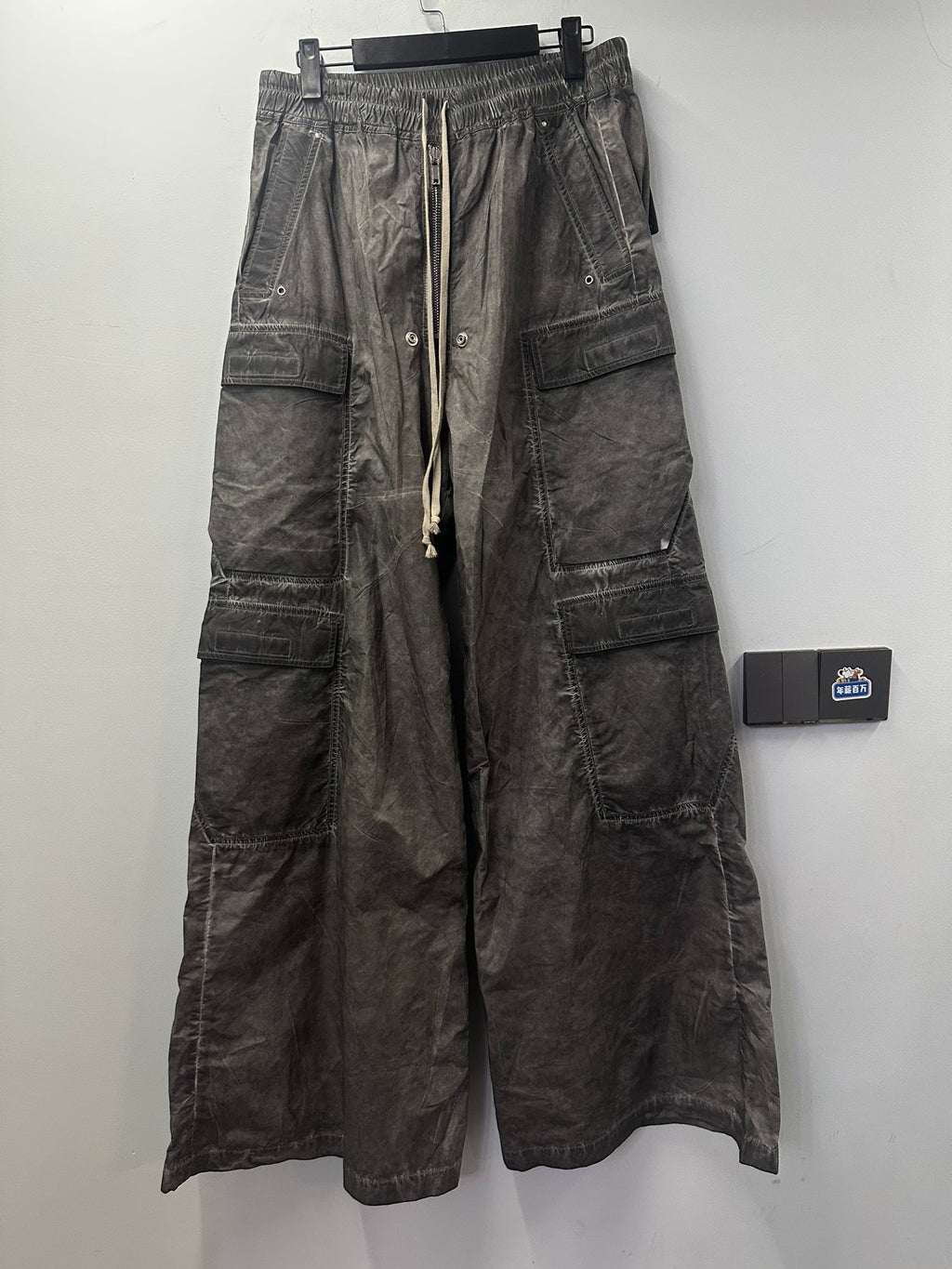 Rick Owens 25SS Cargo Belas black-gray washed rubber-coated multi-pocket cargo wide-leg pants