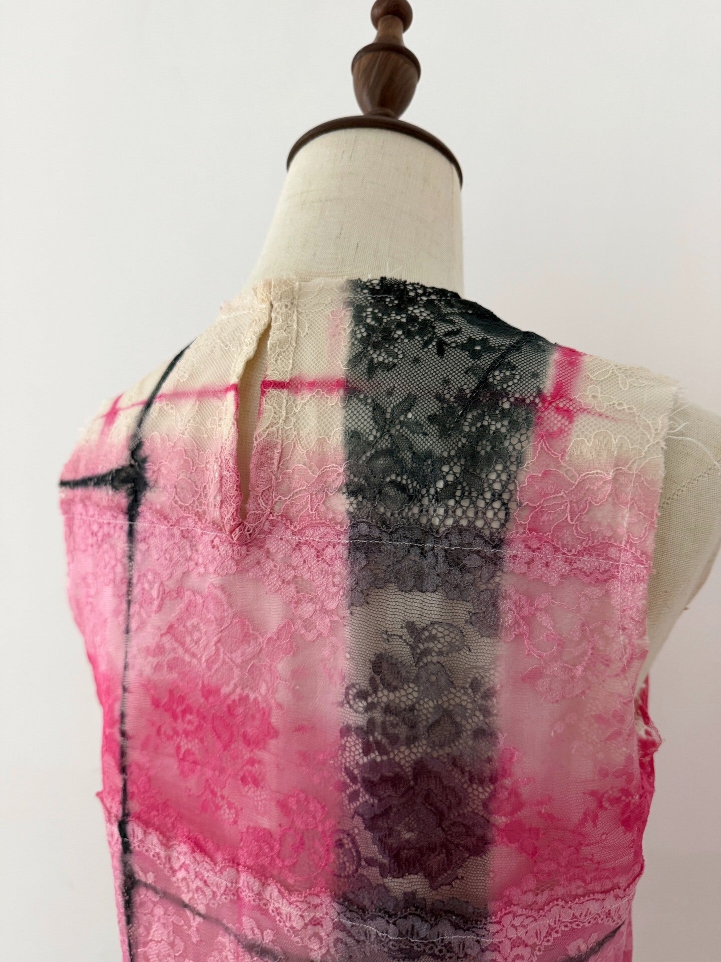 Comme Des Garcons 10SS Sleeveless Lace Top - Devines