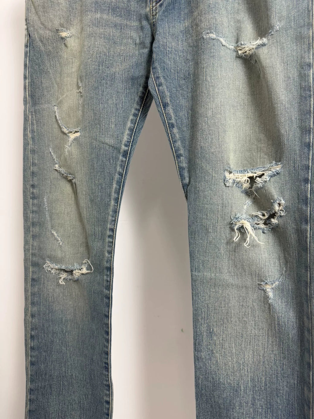 Saint Laurent Slp16fwd02 Blue Distressed Jeans