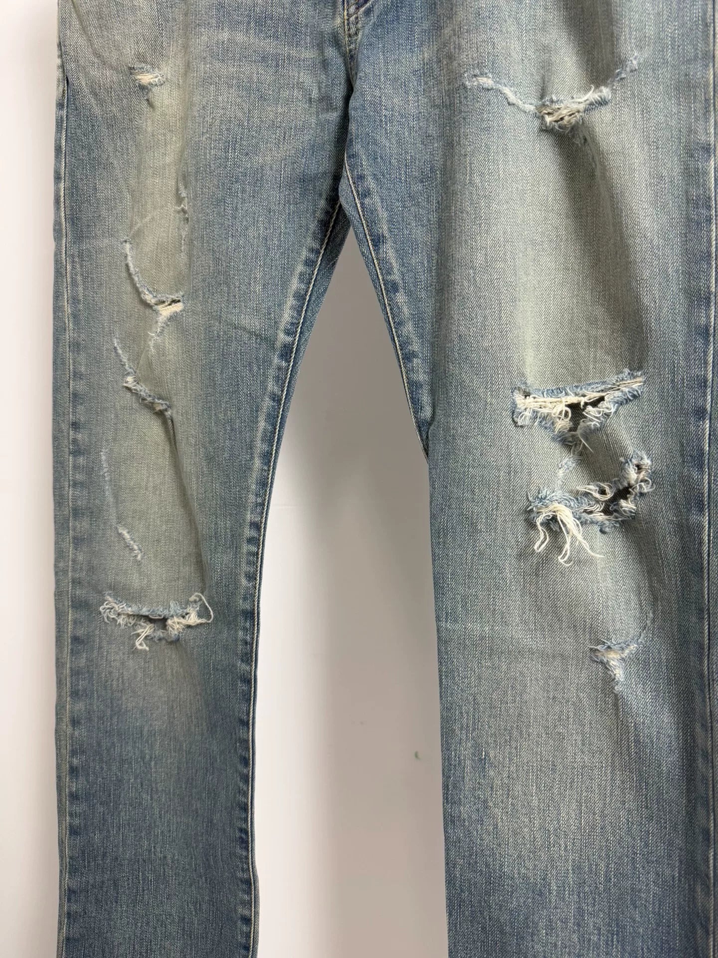 Saint Laurent Slp16fwd02 Blue Distressed Jeans