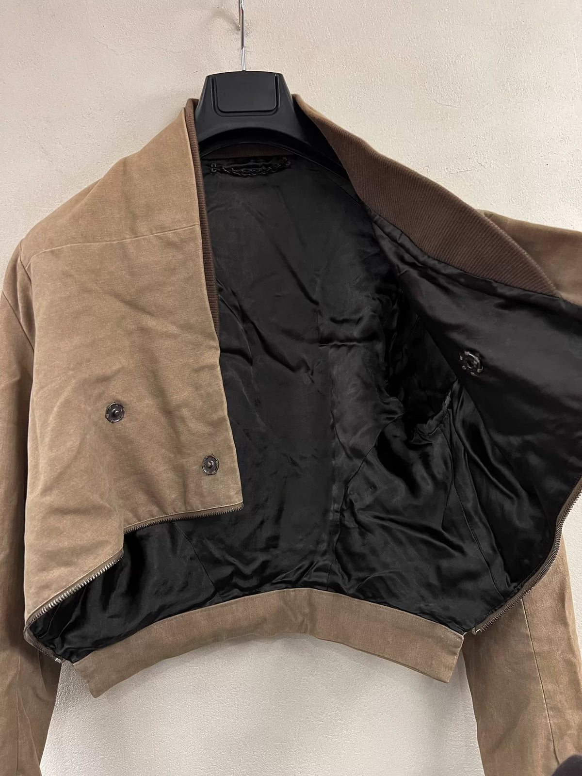 Julius_7 Short Cropped Asymmetric Cape Jacket