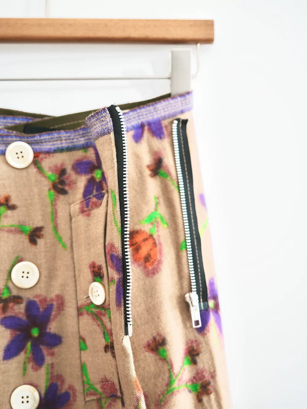 Comme Des Garcons SS12 Floral Button-Decorated Skirt - Devines