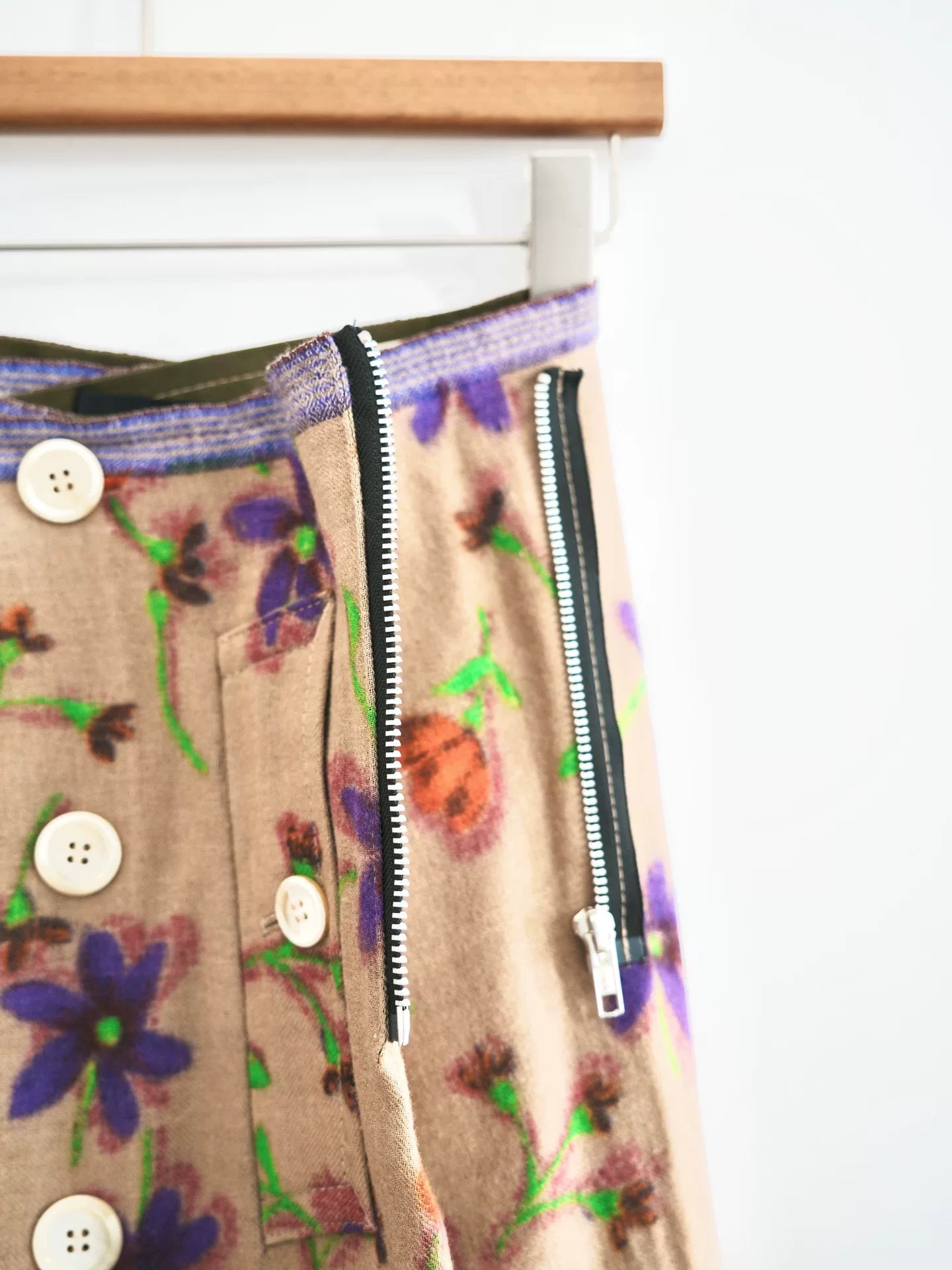 Comme Des Garcons SS12 Floral Button-Decorated Skirt - Devines
